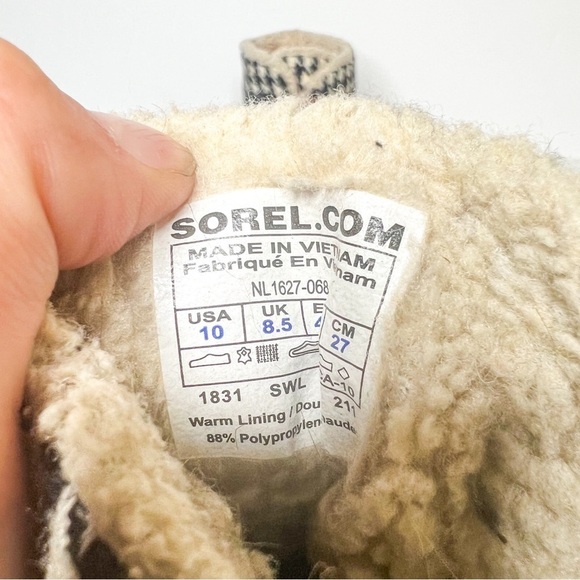 Sorel Tivoli Houndstooth Tweed Red White Black Snow Winter Boots Size 10 Women’s - Picture 5 of 5